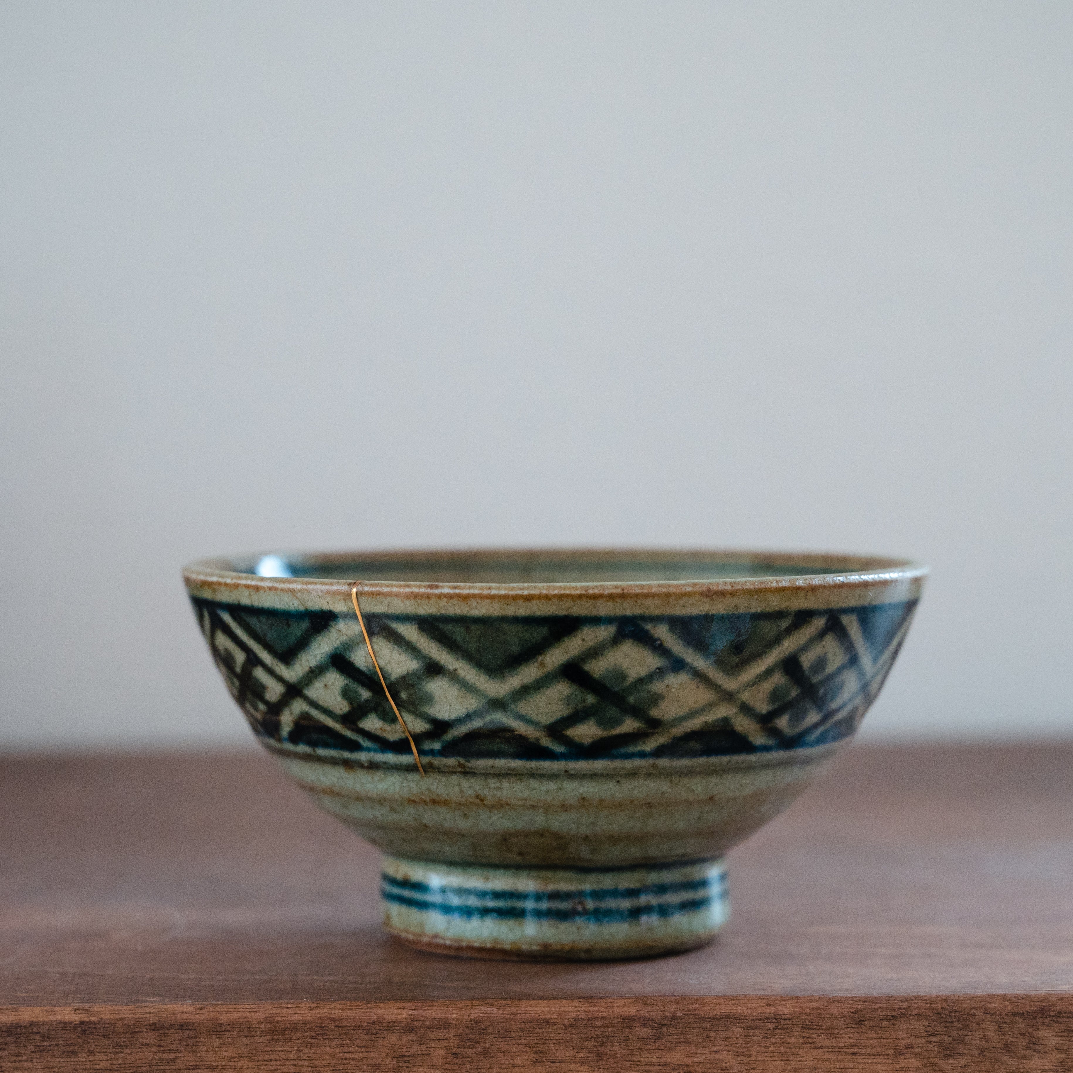 Kintsugi tea bowl